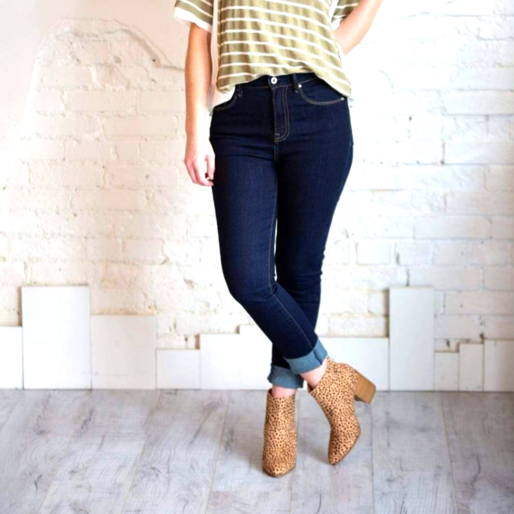 Eddie Bauer Curvy Straight Dark Denim Jeans Size Tall 12  NWT